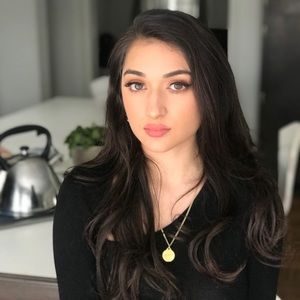 Meet your Posher, Celine